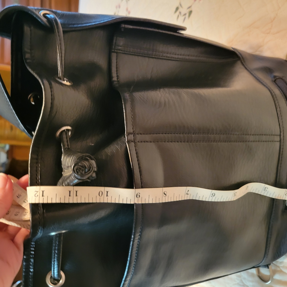 Black Leather Bucket Bag - Picture 11 of 16